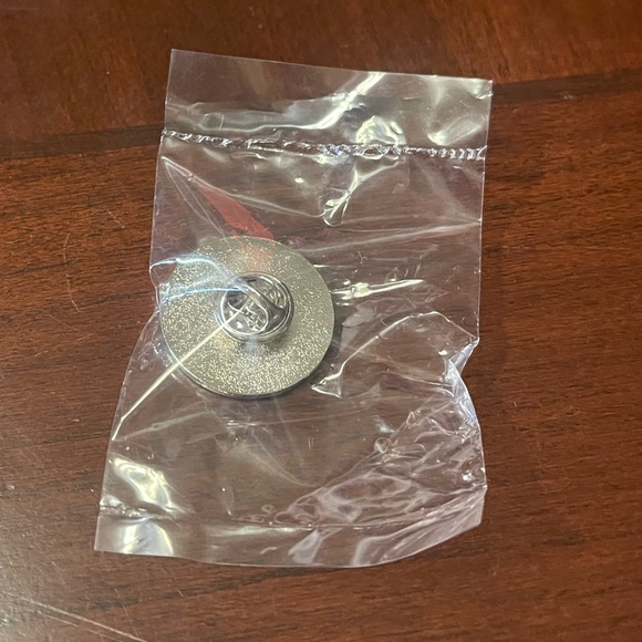 Melissa Etheridge Pin - Picture 2 of 2